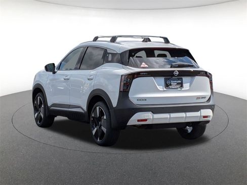 New 2026 Nissan Kicks SR w/ Cold Weather Package image 7