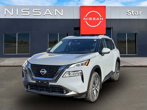 Used 2023 Nissan Rogue SL w/ SL Premium Package image 3