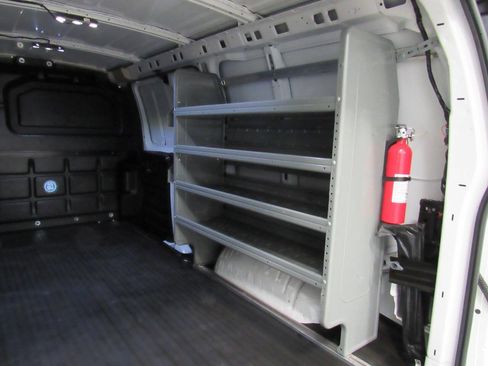 Used 2021 Chevrolet Express 2500 w/ Driver Convenience Package image 18