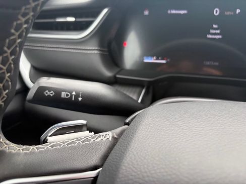 Used 2024 Hyundai Venue SE FWD image 42