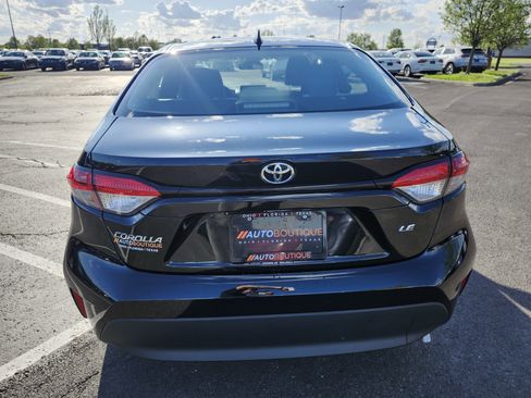 Used 2025 Toyota Corolla LE w/ LE Premium Package image 14