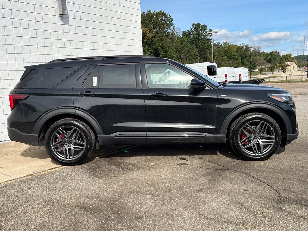 New 2027 Ford Explorer ST-Line w/ Premium Package AWD/4WD image 4