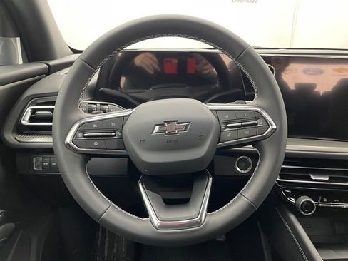 New 2026 Chevrolet Traverse LT image 11