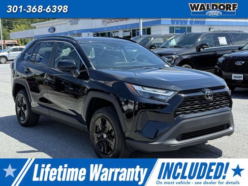 Used 2025 Toyota RAV4 LE AWD/4WD image 1