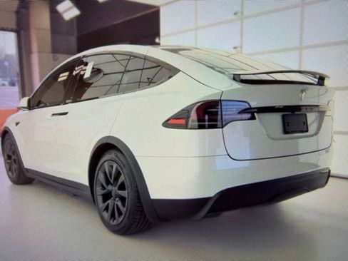 Used 2023 Tesla Model X AWD/4WD image 5