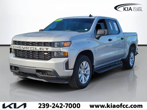 Used 2021 Chevrolet Silverado 1500 Custom image 3