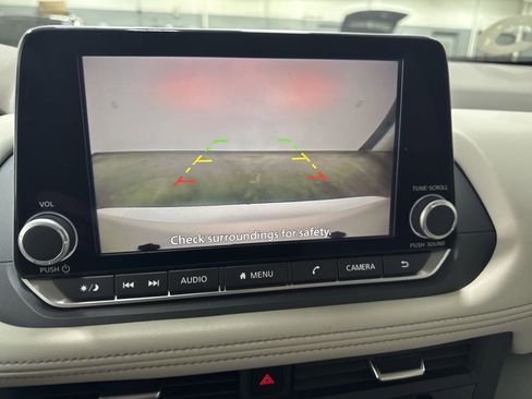 Used 2025 Nissan Rogue SV image 21