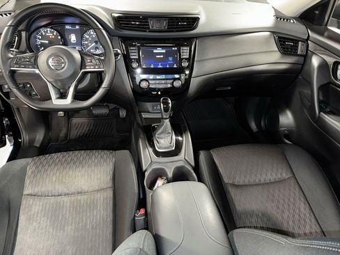 Used 2020 Nissan Rogue SV image 15