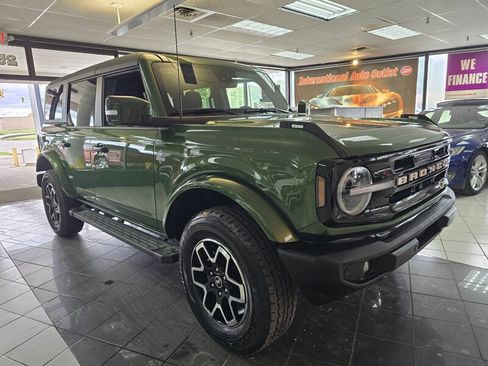 Used 2022 Ford Bronco Outer Banks image 3