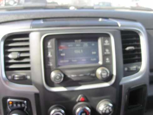 Used 2024 RAM 1500 Classic SLT AWD/4WD image 17