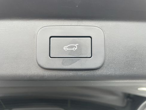 Used 2025 Land Rover Range Rover Sport SE AWD/4WD image 37