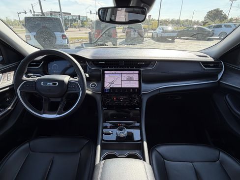 Used 2023 Jeep Grand Cherokee L Limited image 12