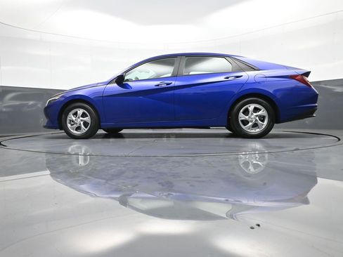 Certified 2023 Hyundai Elantra SE w/ Cargo Package image 32