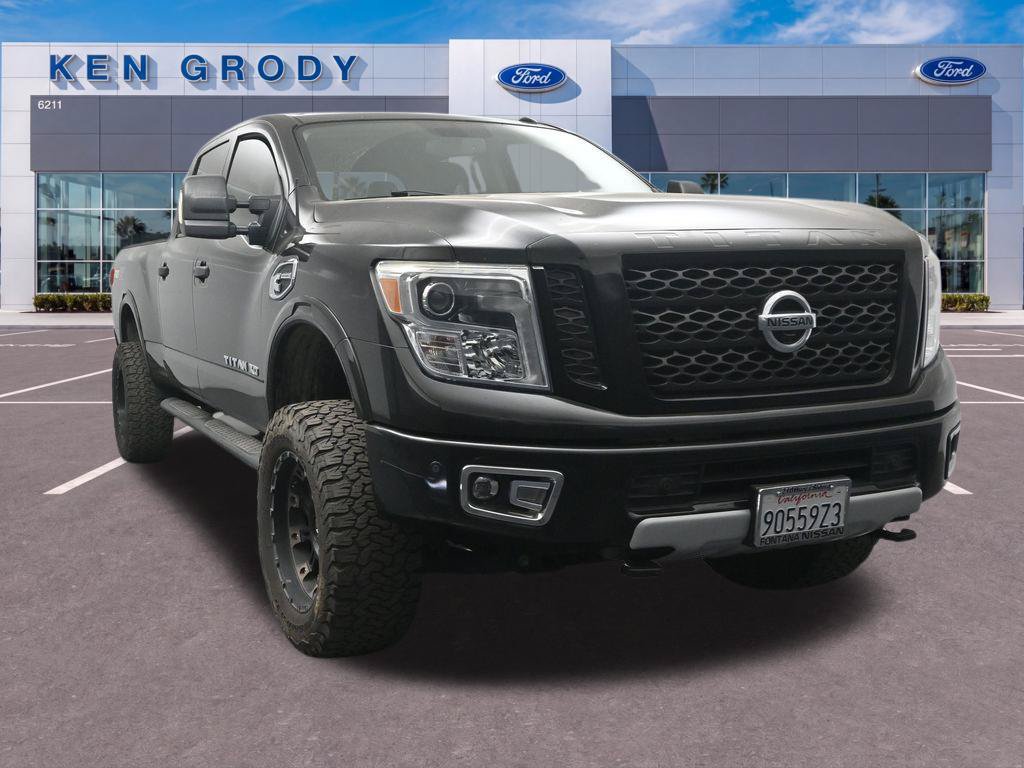 Used 2019 Nissan Titan PRO-4X w/ Pro-4x Convenience Package AWD/4WD image 18