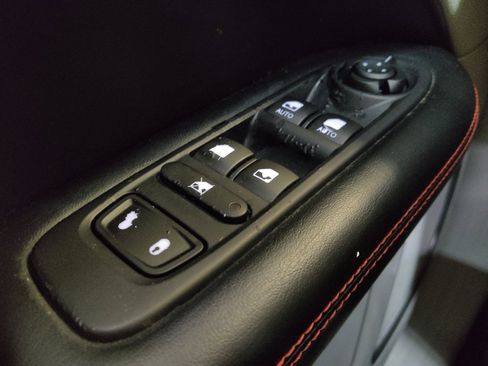 Used 2020 Jeep Compass Limited FWD image 27