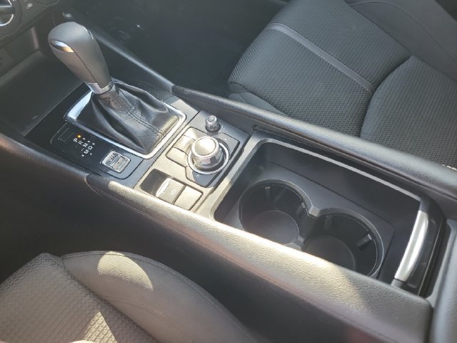 Used 2018 MAZDA MAZDA3 Sport w/ Preferred Equipment Package FWD image 16