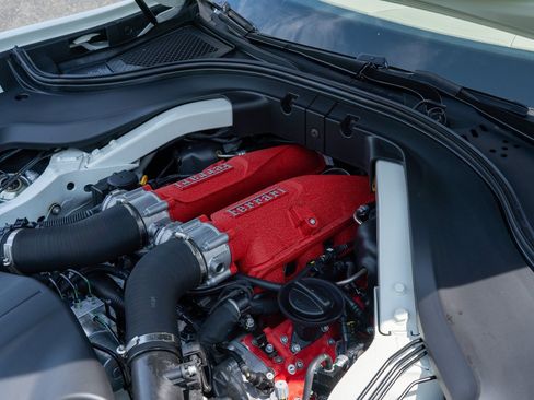 Used 2024 Ferrari Roma Spider RWD image 24