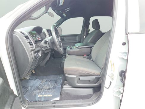 Used 2024 RAM 2500 Tradesman w/ Chrome Appearance Group AWD/4WD image 15