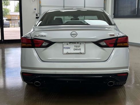 Used 2024 Nissan Altima 2.5 SR FWD image 7