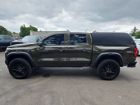 Used 2025 Chevrolet Colorado Trail Boss AWD/4WD image 4