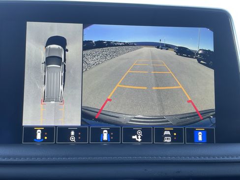 Used 2023 Chevrolet Tahoe Z71 w/ Luxury Package image 27