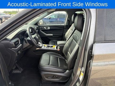 Used 2024 Ford Explorer XLT w/ Equipment Group 202A AWD/4WD image 13