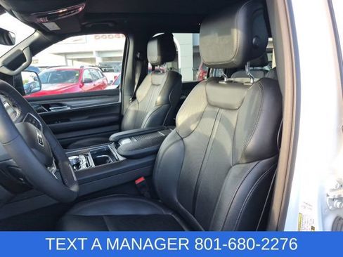 Used 2023 Jeep Wagoneer Series II w/ Premium Group I AWD/4WD image 35
