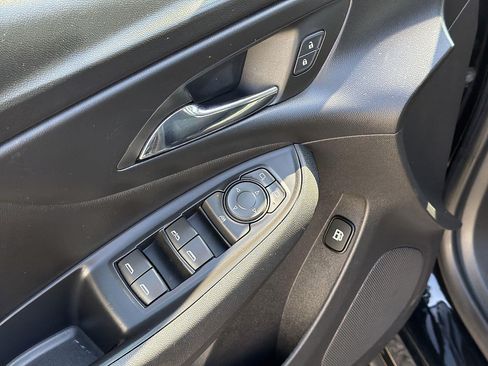 Used 2019 Chevrolet Volt LT FWD image 20