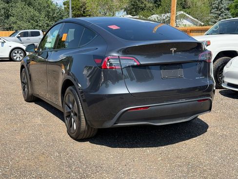 Used 2024 Tesla Model Y Long Range AWD/4WD image 3