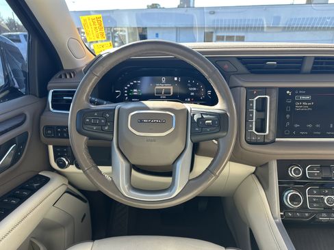 Certified 2022 GMC Yukon XL Denali image 18