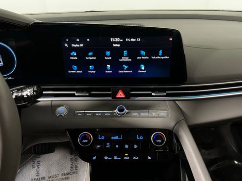 Used 2025 Hyundai Elantra SEL image 17