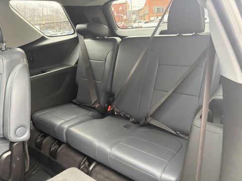 Used 2018 Chevrolet Traverse Premier image 17