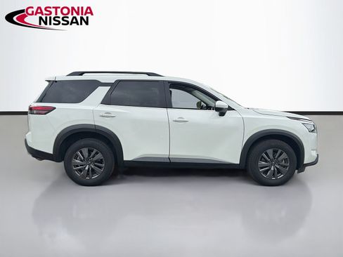 Used 2023 Nissan Pathfinder SV AWD/4WD image 5