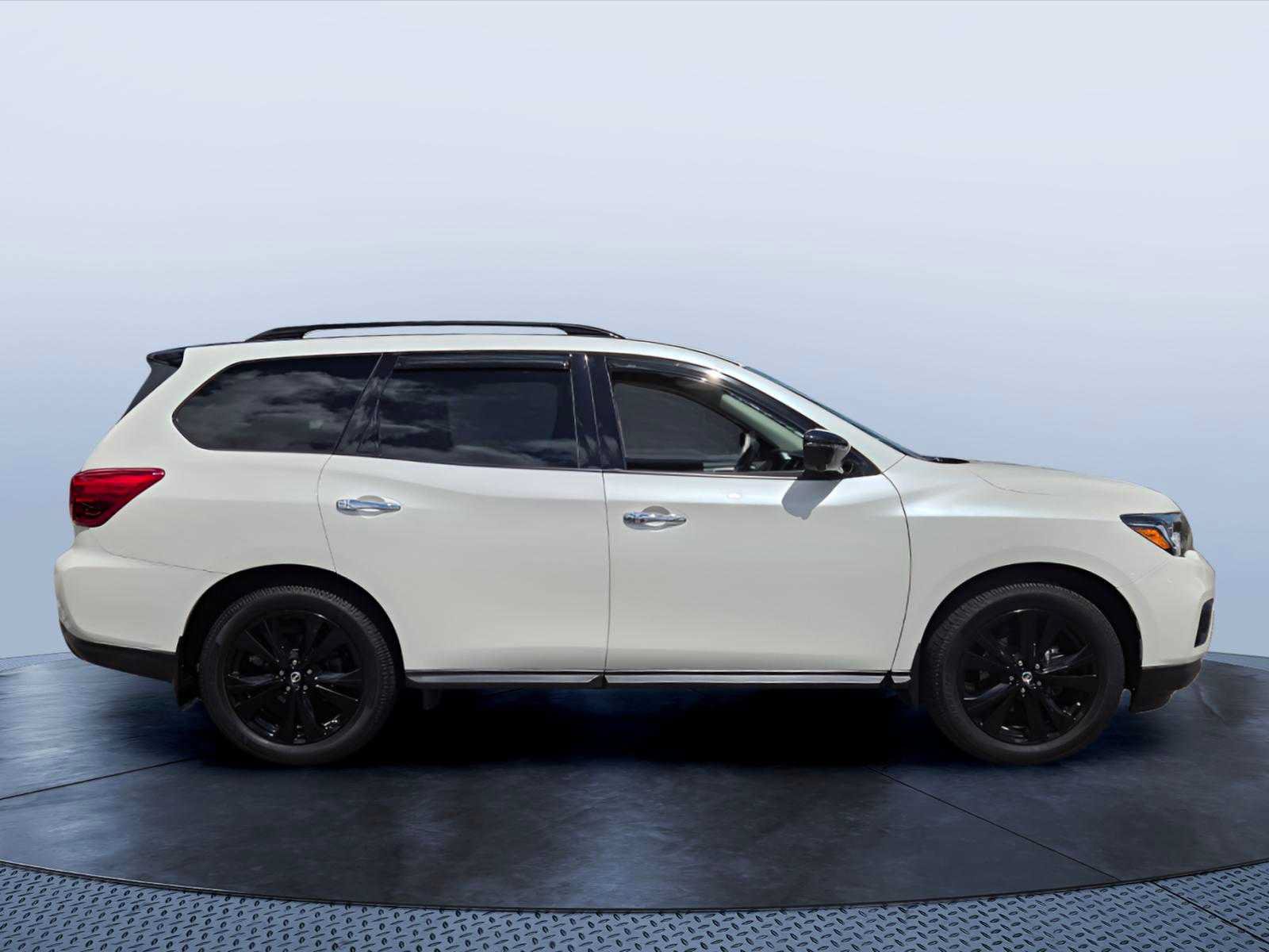 Used 2018 Nissan Pathfinder SL w/ Midnight Edition Package AWD/4WD image 6