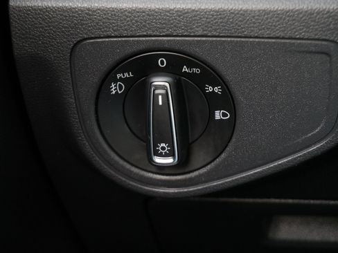 Used 2018 Volkswagen Atlas SEL FWD image 26