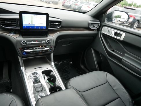 Certified 2020 Ford Explorer Limited AWD/4WD image 11
