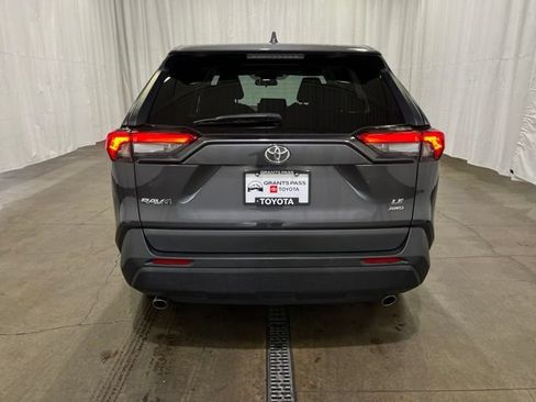 Certified 2023 Toyota RAV4 LE AWD/4WD image 5