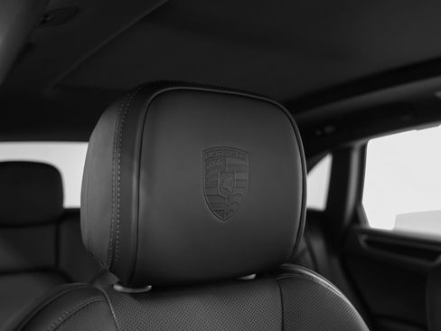 Certified 2026 Porsche Macan image 24