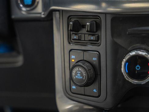 Used 2022 Ford F150 Lariat w/ Equipment Group 502A High image 31