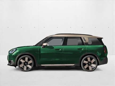 New 2025 MINI Cooper Countryman SE image 2