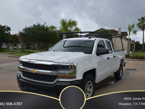 Used 2017 Chevrolet Silverado 1500 W/T w/ Trailering Package RWD image 2