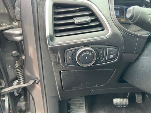 Certified 2022 Ford Edge Titanium AWD/4WD image 12