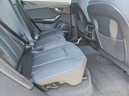 Used 2022 Audi Q8 Premium Plus image 20