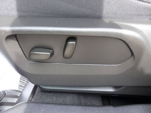 Used 2023 Buick Envision Avenir AWD/4WD image 26