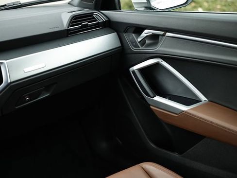 Used 2022 Audi Q3 2.0T Premium w/ Convenience Package image 29