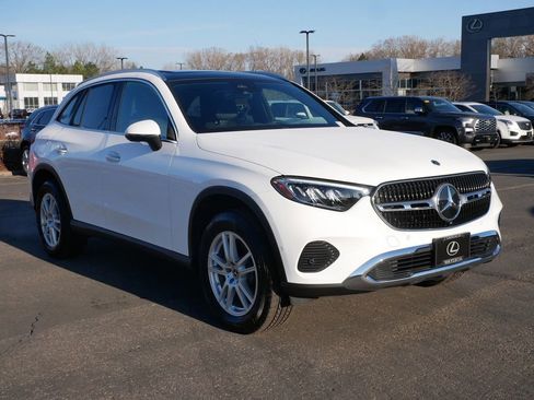 Used 2023 Mercedes-Benz GLC 300 4MATIC image 1