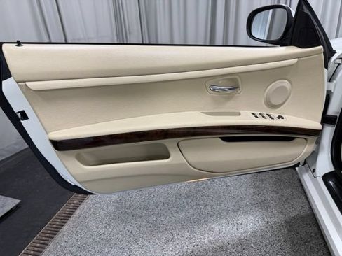 Used 2013 BMW 328i Convertible RWD image 20