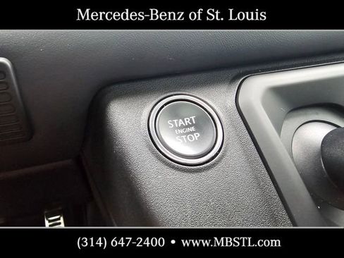 Used 2025 Land Rover Defender 110 V8 AWD/4WD image 47