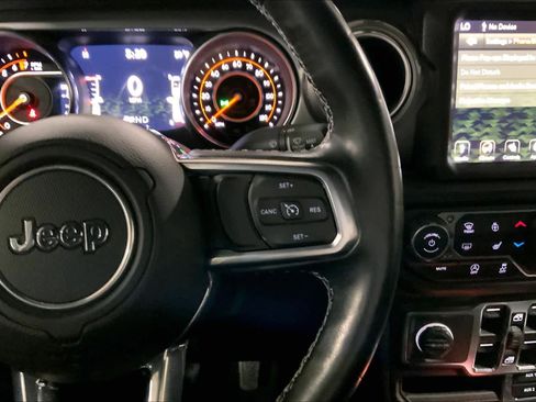 Used 2021 Jeep Wrangler Unlimited Sahara image 24