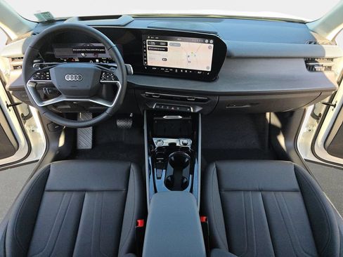 New 2026 Audi Q3 quattro 2.0T AWD/4WD image 9